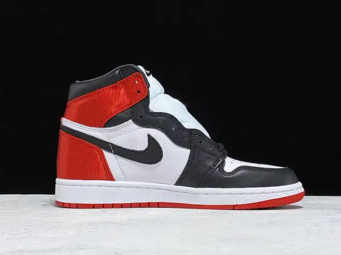 Cheap Air Jordan 1 Retro High Satin Black Toe CD0461-016 0125